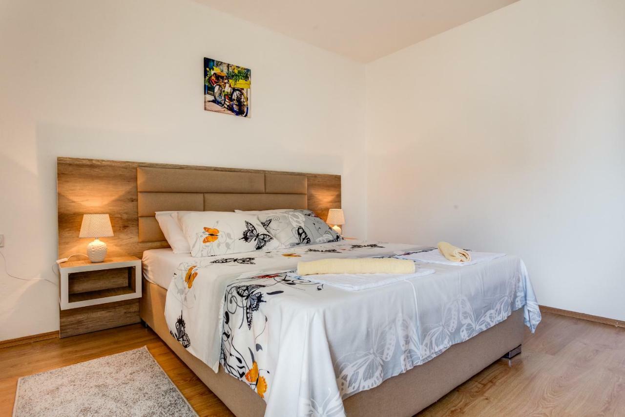 Libra Apartments Tivat Extérieur photo